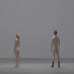 全裸で踊るバレエダンサーのあそこをドローンが隠す凄いバレエ動画