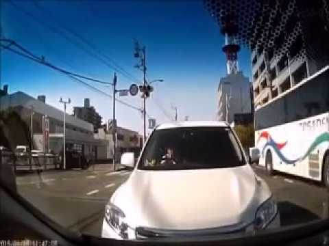 【超危険】ドライブレコーダーがとらえた煽り運転動画！