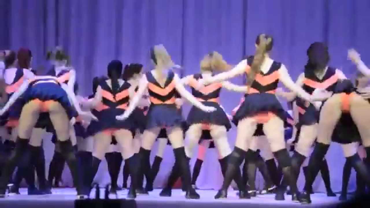 ロシアの女子学生が踊る超エロいダンス動画！