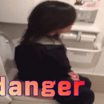 女子高生のトイレ姿を映したをVine動画