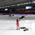 平昌オリンピックに全裸の男が乱入！