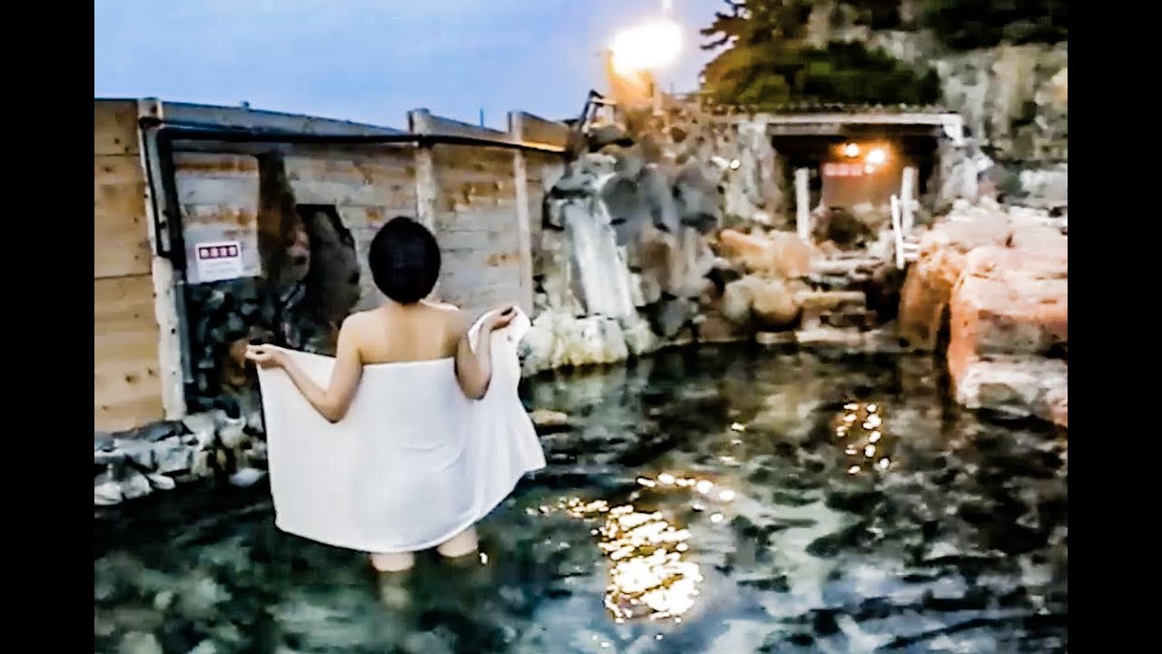 美女がバスタオル一枚で入浴「360VR温泉美人」